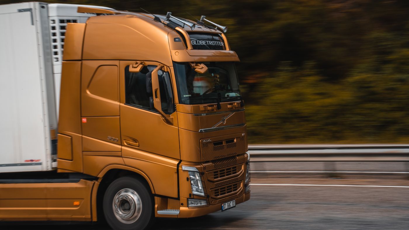 Renovar el CAP: camión Volvo en carretera