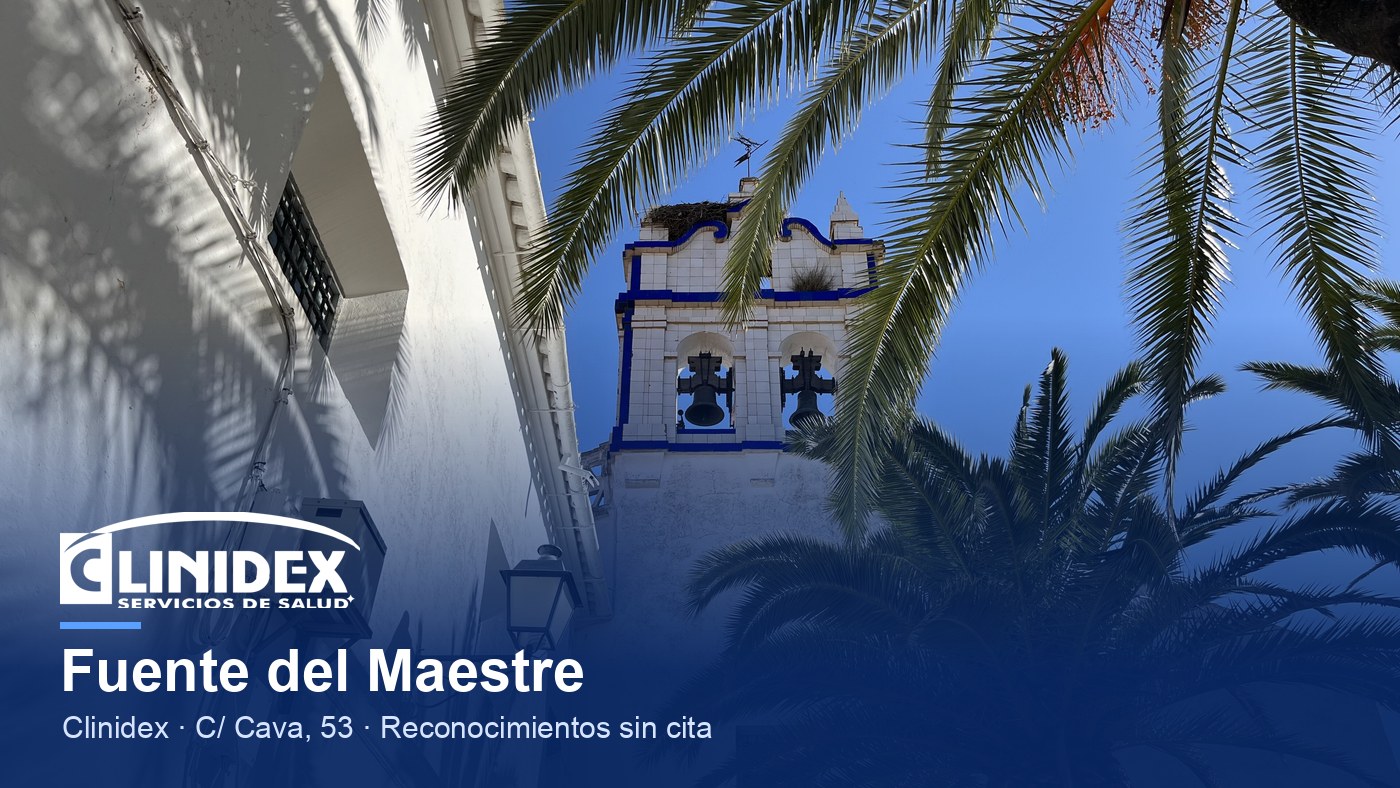 Fuente del Maestre: Torre campanario iglesia de la concepción